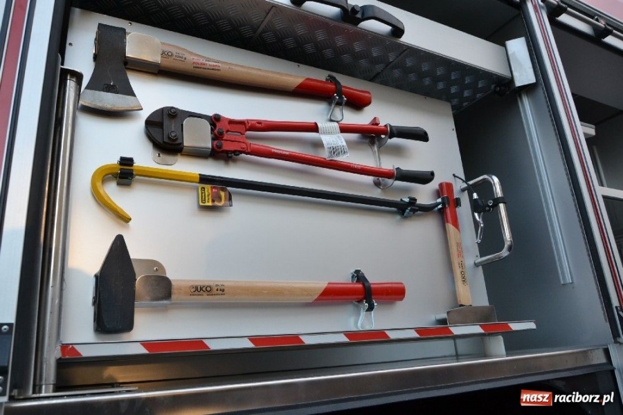 Zdjęcie w galerii na portalu naszraciborz.pl: Tworkowiki mają wypasionego merca wiadomości z regionu