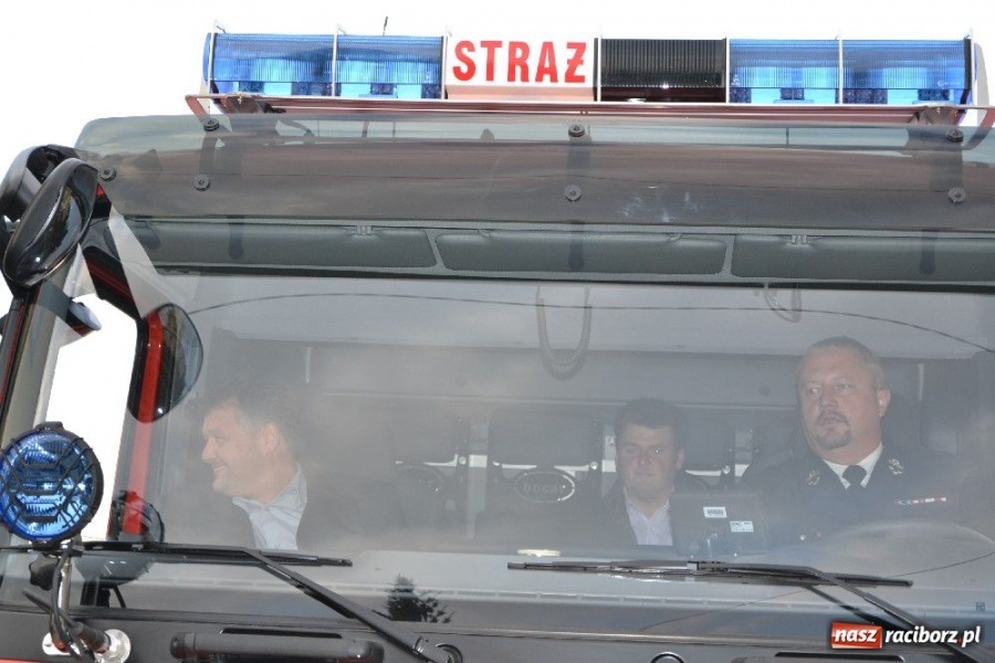 Zdjęcie w galerii na portalu naszraciborz.pl: Tworkowiki mają wypasionego merca wiadomości z regionu