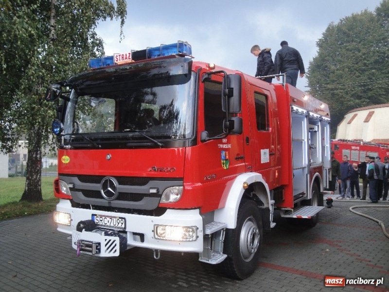 Zdjęcie w galerii na portalu naszraciborz.pl: Tworkowiki mają wypasionego merca wiadomości z regionu