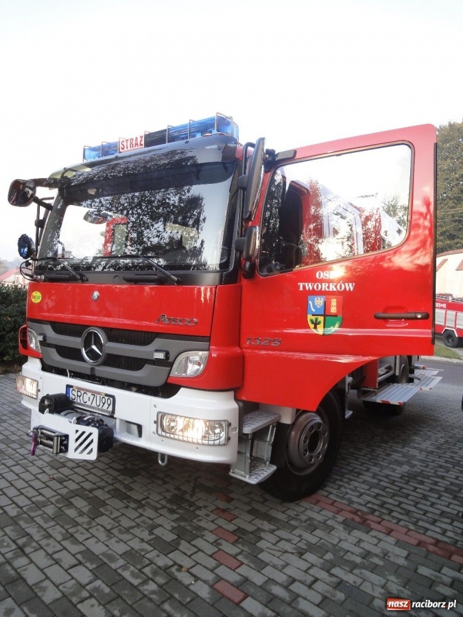 Zdjęcie w galerii na portalu naszraciborz.pl: Tworkowiki mają wypasionego merca wiadomości z regionu