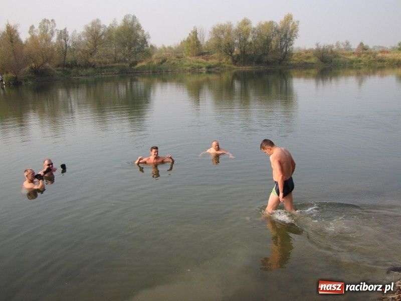 Zdjęcie w galerii na portalu naszraciborz.pl: Morsy zainaugurowały sezon zimowy wiadomości z regionu
