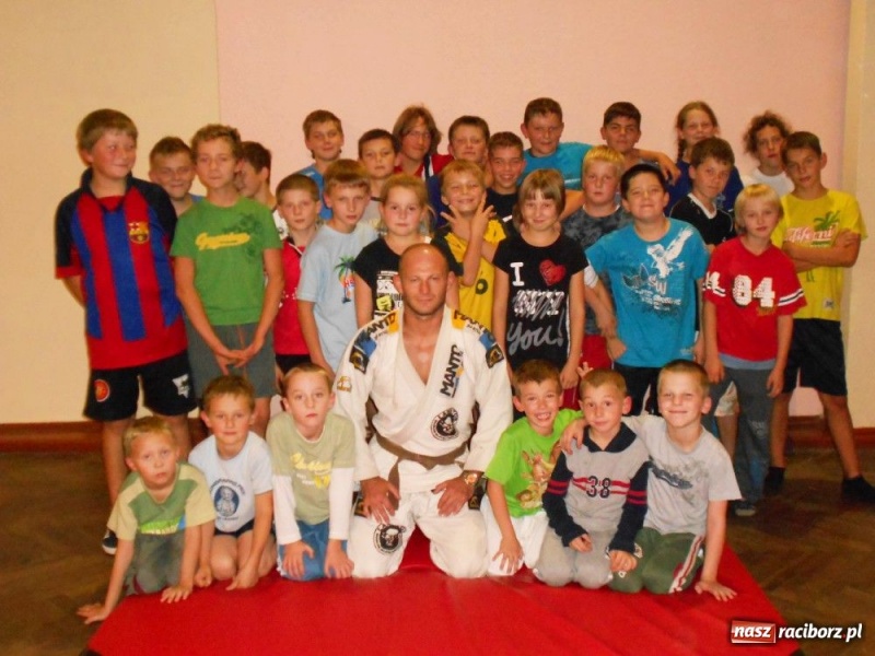 Zdjęcie w galerii na portalu naszraciborz.pl: W Krzanowicach trenują jiu-jitsu wiadomości z regionu