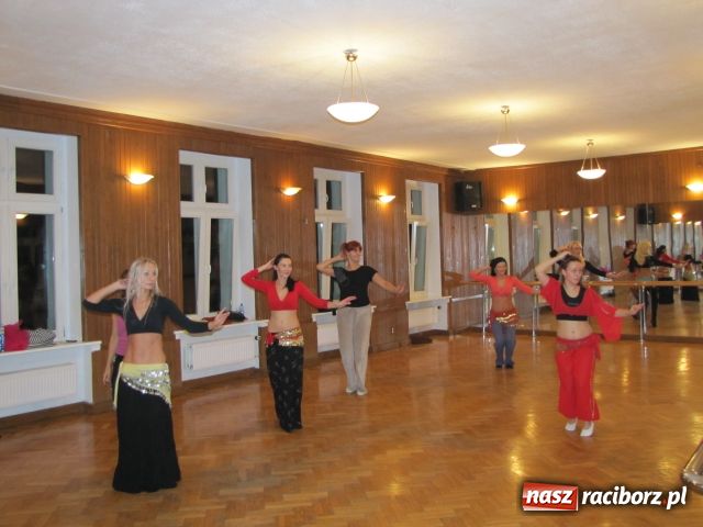 Zdjęcie w galerii na portalu naszraciborz.pl: Taniec, który uczy kobiecości wiadomości z regionu
