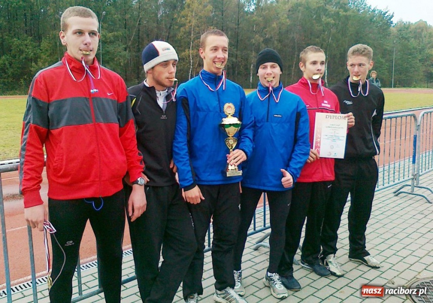 Zdjęcie w galerii na portalu naszraciborz.pl: Raciborska ekipa na przełajach wiadomości z regionu