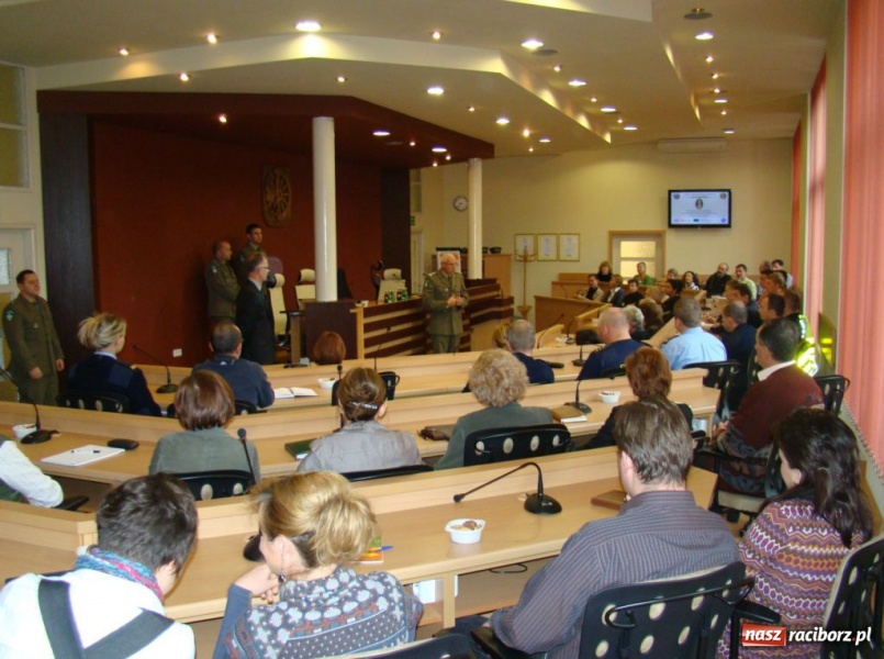 Zdjęcie w galerii na portalu naszraciborz.pl: Pogranicznicy szkolili urzędników wiadomości z regionu