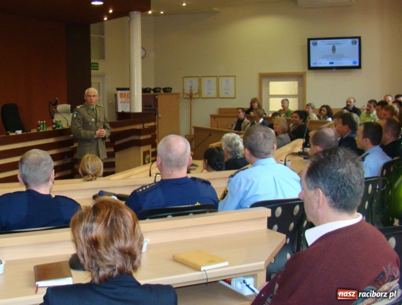 Zdjęcie w galerii na portalu naszraciborz.pl: Pogranicznicy szkolili urzędników wiadomości z regionu