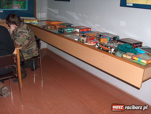 Zdjęcie w galerii na portalu naszraciborz.pl: Games Room w Bibliotece wiadomości z regionu