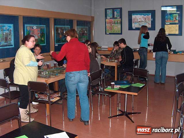 Zdjęcie w galerii na portalu naszraciborz.pl: Games Room w Bibliotece wiadomości z regionu