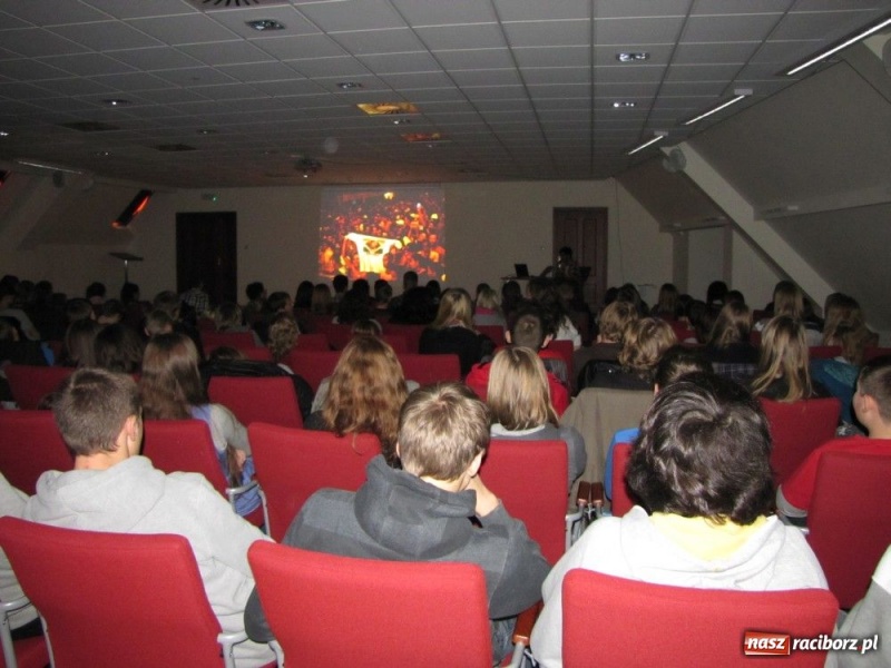 Zdjęcie w galerii na portalu naszraciborz.pl: Wiatraki zakręciły się dla szkół wiadomości z regionu