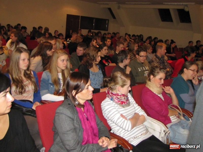 Zdjęcie w galerii na portalu naszraciborz.pl: Wiatraki zakręciły się dla szkół wiadomości z regionu