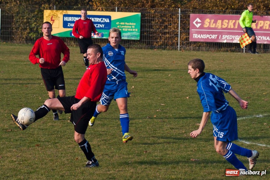 Zdjęcie w galerii na portalu naszraciborz.pl: Horror na boisku w Ocicach wiadomości z regionu