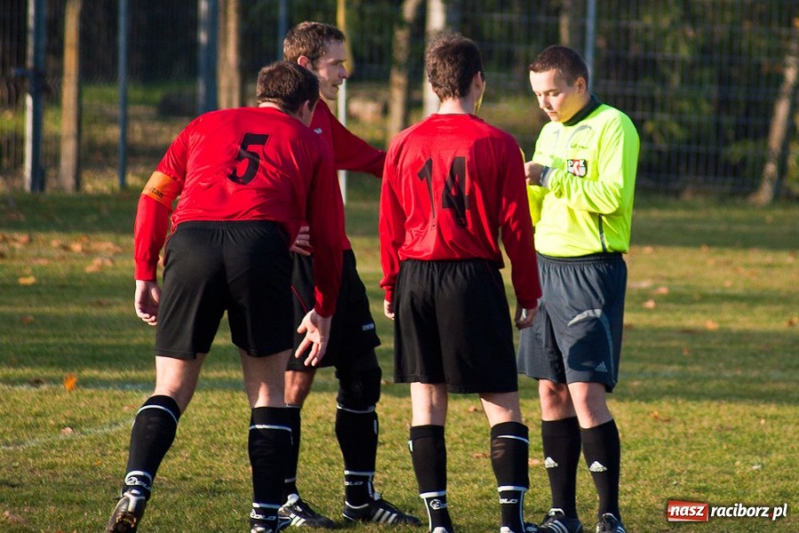 Zdjęcie w galerii na portalu naszraciborz.pl: Horror na boisku w Ocicach wiadomości z regionu