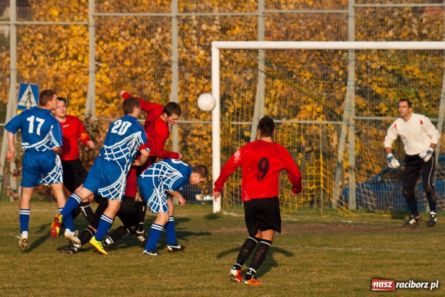 Zdjęcie w galerii na portalu naszraciborz.pl: Horror na boisku w Ocicach wiadomości z regionu