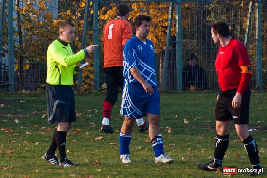 Zdjęcie w galerii na portalu naszraciborz.pl: Horror na boisku w Ocicach wiadomości z regionu