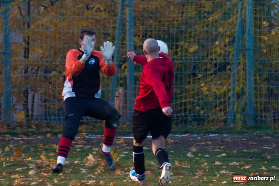 Zdjęcie w galerii na portalu naszraciborz.pl: Horror na boisku w Ocicach wiadomości z regionu