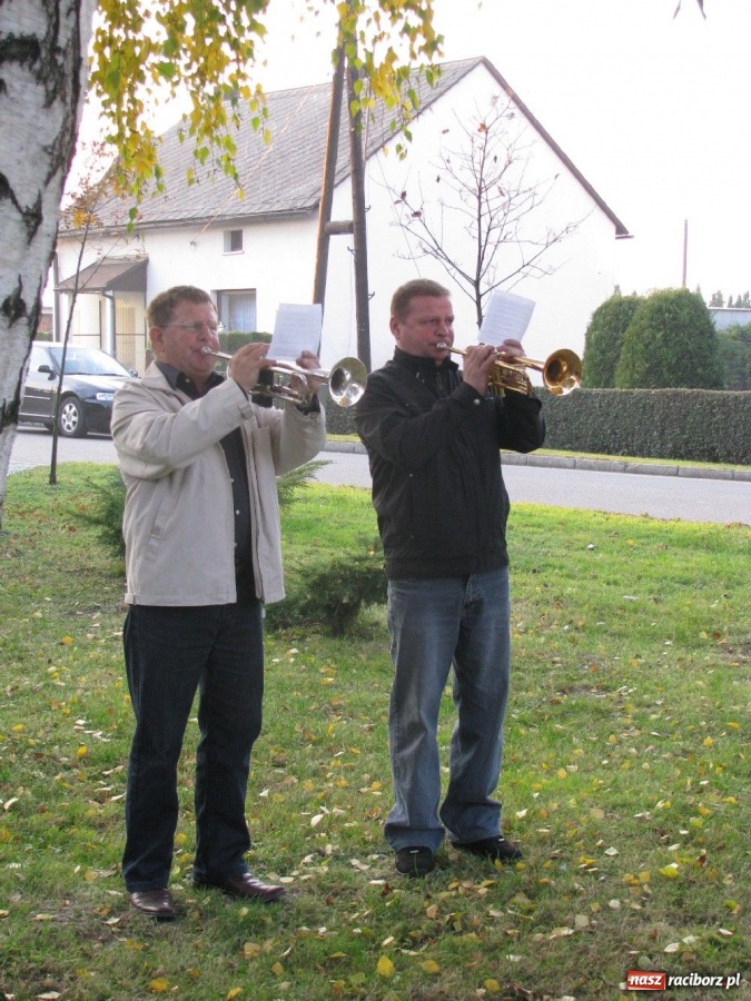 Zdjęcie w galerii na portalu naszraciborz.pl: Poświęcenie pomnika poległych wiadomości z regionu