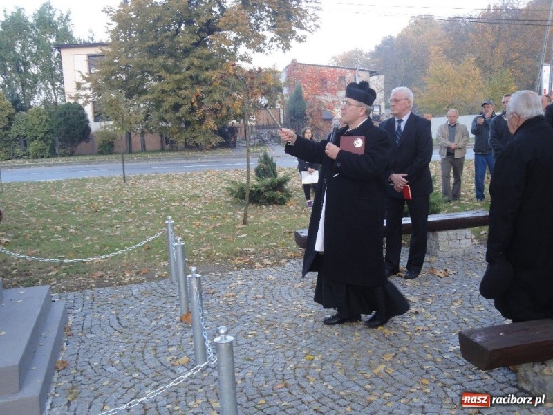 Zdjęcie w galerii na portalu naszraciborz.pl: Poświęcenie pomnika poległych wiadomości z regionu