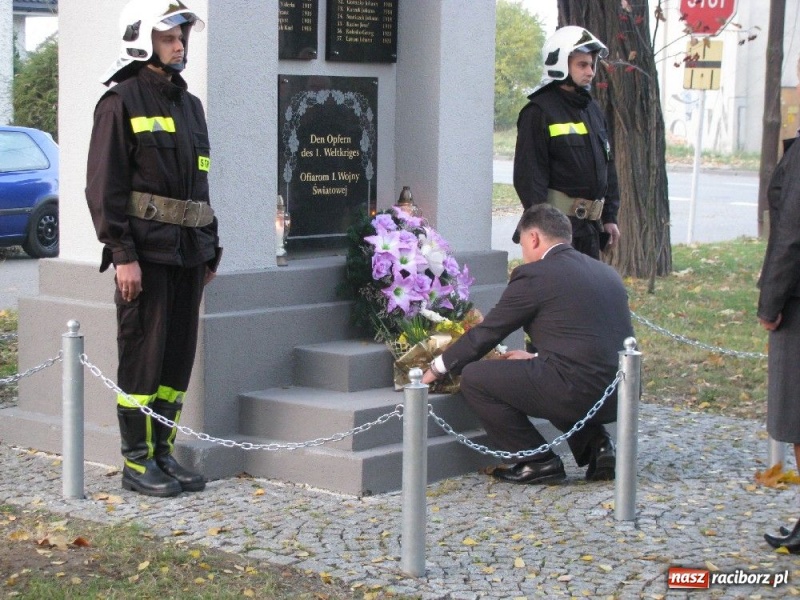 Zdjęcie w galerii na portalu naszraciborz.pl: Poświęcenie pomnika poległych wiadomości z regionu