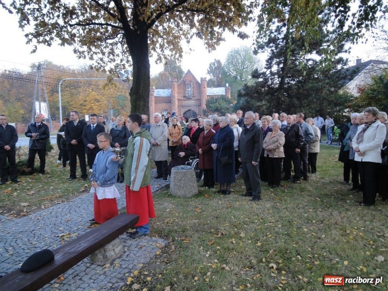Zdjęcie w galerii na portalu naszraciborz.pl: Poświęcenie pomnika poległych wiadomości z regionu