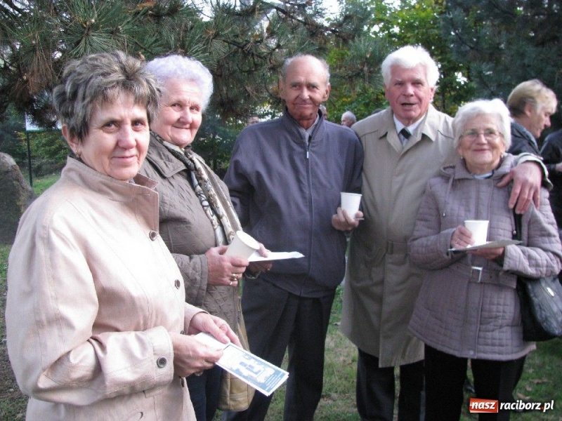 Zdjęcie w galerii na portalu naszraciborz.pl: Poświęcenie pomnika poległych wiadomości z regionu