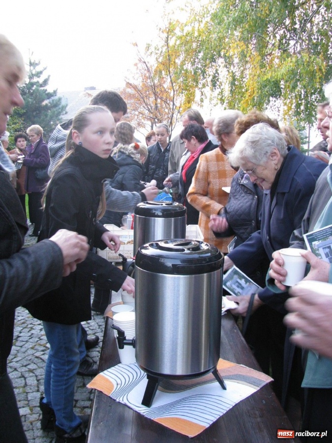 Zdjęcie w galerii na portalu naszraciborz.pl: Poświęcenie pomnika poległych wiadomości z regionu