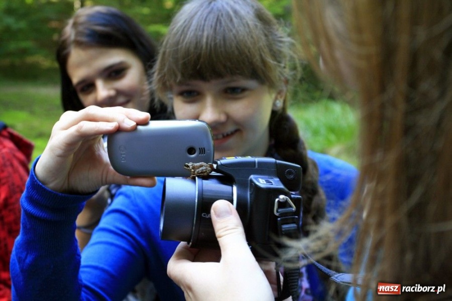 Zdjęcie w galerii na portalu naszraciborz.pl: Licealiści poszli w plener wiadomości z regionu