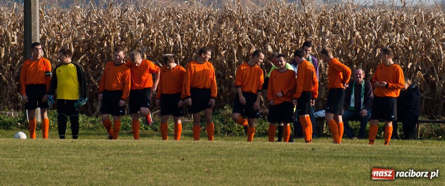 Zdjęcie w galerii na portalu naszraciborz.pl: Samborowice za słabe na rezerwy Dębu wiadomości z regionu