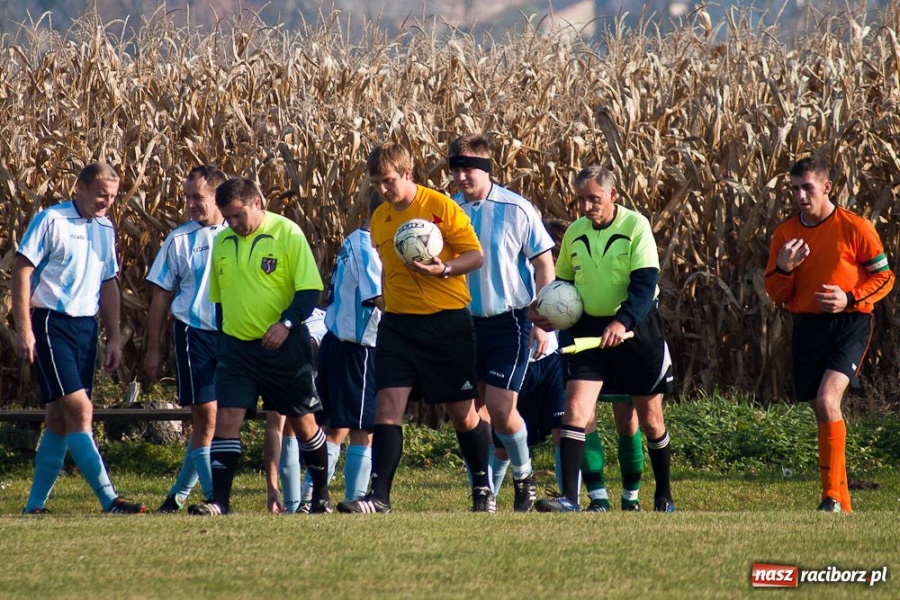 Zdjęcie w galerii na portalu naszraciborz.pl: Samborowice za słabe na rezerwy Dębu wiadomości z regionu