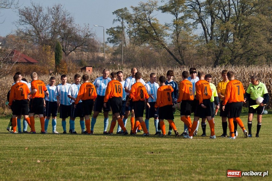 Zdjęcie w galerii na portalu naszraciborz.pl: Samborowice za słabe na rezerwy Dębu wiadomości z regionu
