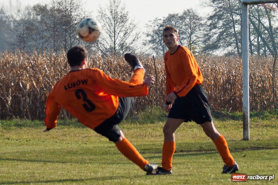 Zdjęcie w galerii na portalu naszraciborz.pl: Samborowice za słabe na rezerwy Dębu wiadomości z regionu