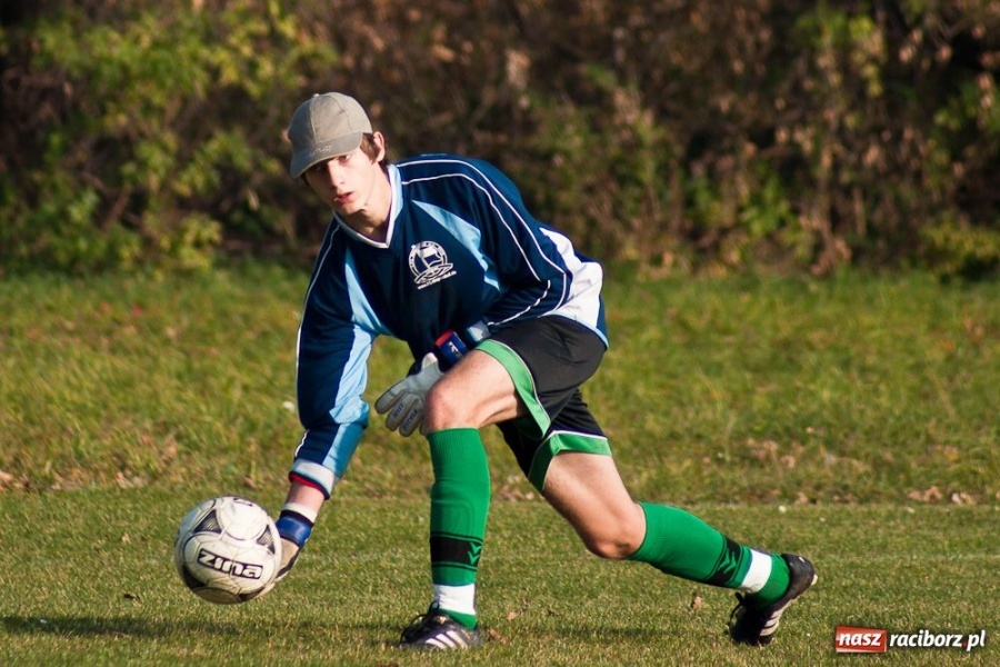 Zdjęcie w galerii na portalu naszraciborz.pl: Samborowice za słabe na rezerwy Dębu wiadomości z regionu