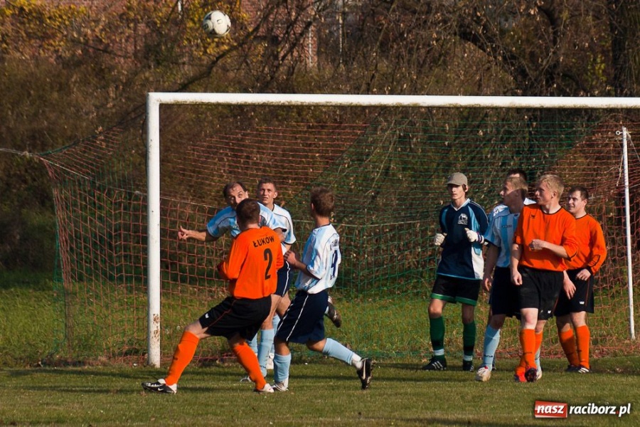 Zdjęcie w galerii na portalu naszraciborz.pl: Samborowice za słabe na rezerwy Dębu wiadomości z regionu