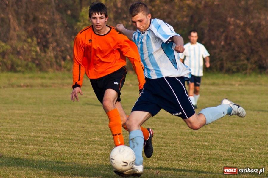 Zdjęcie w galerii na portalu naszraciborz.pl: Samborowice za słabe na rezerwy Dębu wiadomości z regionu