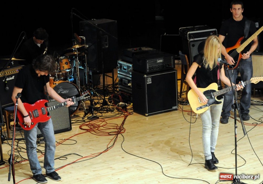 Zdjęcie w galerii na portalu naszraciborz.pl: Zagrali Myslovitz dla Łukasza wiadomości z regionu