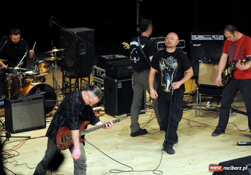 Zdjęcie w galerii na portalu naszraciborz.pl: Zagrali Myslovitz dla Łukasza wiadomości z regionu