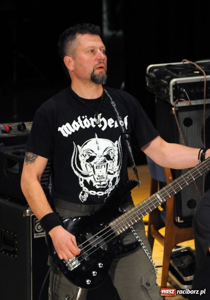 Zdjęcie w galerii na portalu naszraciborz.pl: Zagrali Myslovitz dla Łukasza wiadomości z regionu