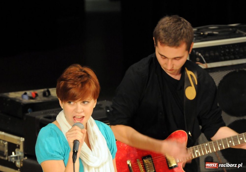 Zdjęcie w galerii na portalu naszraciborz.pl: Zagrali Myslovitz dla Łukasza wiadomości z regionu