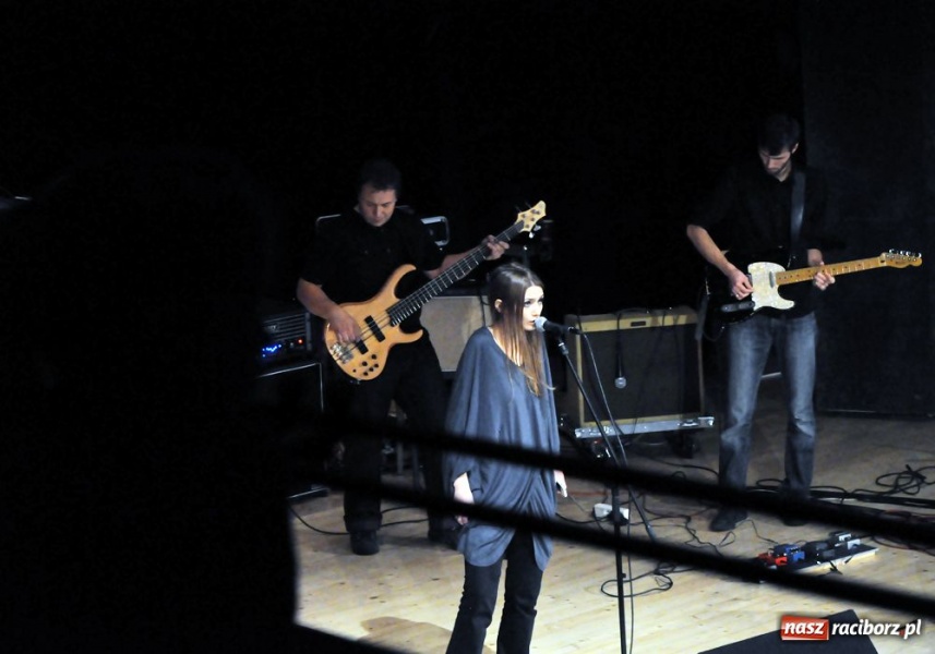 Zdjęcie w galerii na portalu naszraciborz.pl: Zagrali Myslovitz dla Łukasza wiadomości z regionu