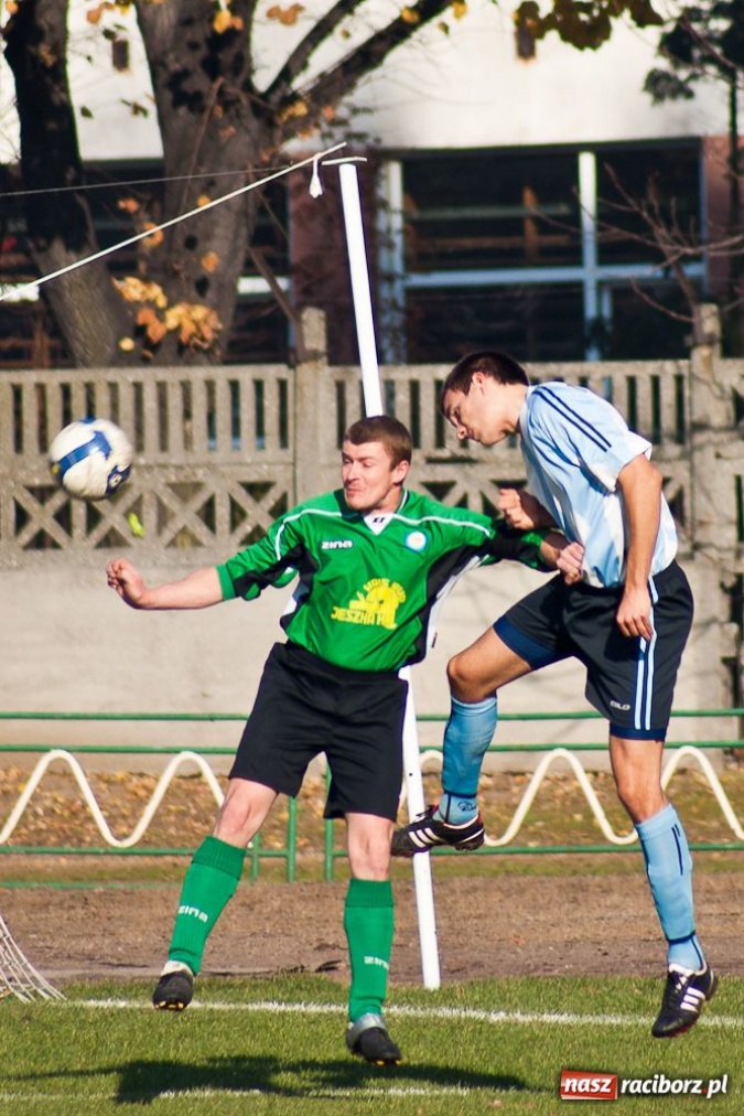 Zdjęcie w galerii na portalu naszraciborz.pl: Remis w derbach Raciborza wiadomości z regionu