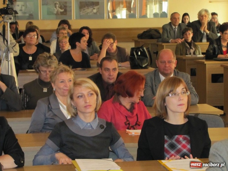 Zdjęcie w galerii na portalu naszraciborz.pl: O roli uczelni i losach absolwentów wiadomości z regionu