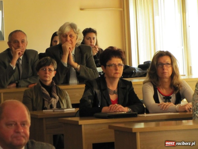 Zdjęcie w galerii na portalu naszraciborz.pl: O roli uczelni i losach absolwentów wiadomości z regionu