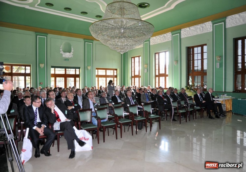Zdjęcie w galerii na portalu naszraciborz.pl: Konferencja w Rafako wiadomości z regionu
