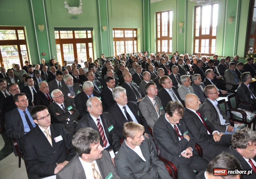 Zdjęcie w galerii na portalu naszraciborz.pl: Konferencja w Rafako wiadomości z regionu