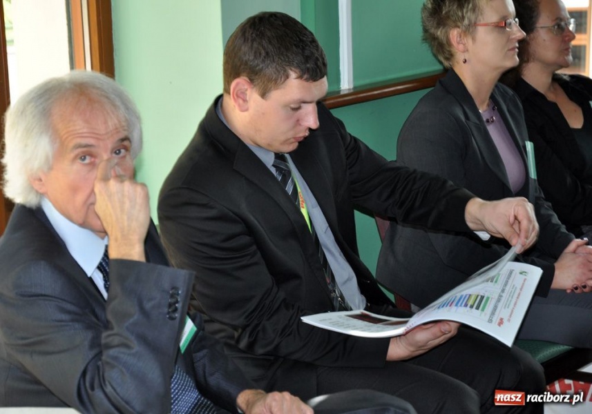 Zdjęcie w galerii na portalu naszraciborz.pl: Konferencja w Rafako wiadomości z regionu