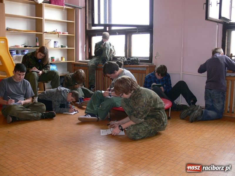 Zdjęcie w galerii na portalu naszraciborz.pl: Harcerze zakładają siatki wywiadowcze wiadomości z regionu