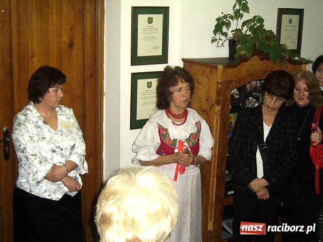 Zdjęcie w galerii na portalu naszraciborz.pl: Ceramika opolska w muzeum wiadomości z regionu