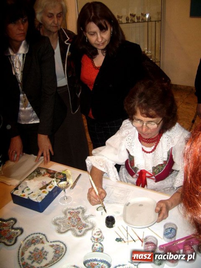 Zdjęcie w galerii na portalu naszraciborz.pl: Ceramika opolska w muzeum wiadomości z regionu