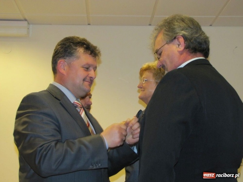 Zdjęcie w galerii na portalu naszraciborz.pl: Odznaczeni za synów żołnierzy wiadomości z regionu