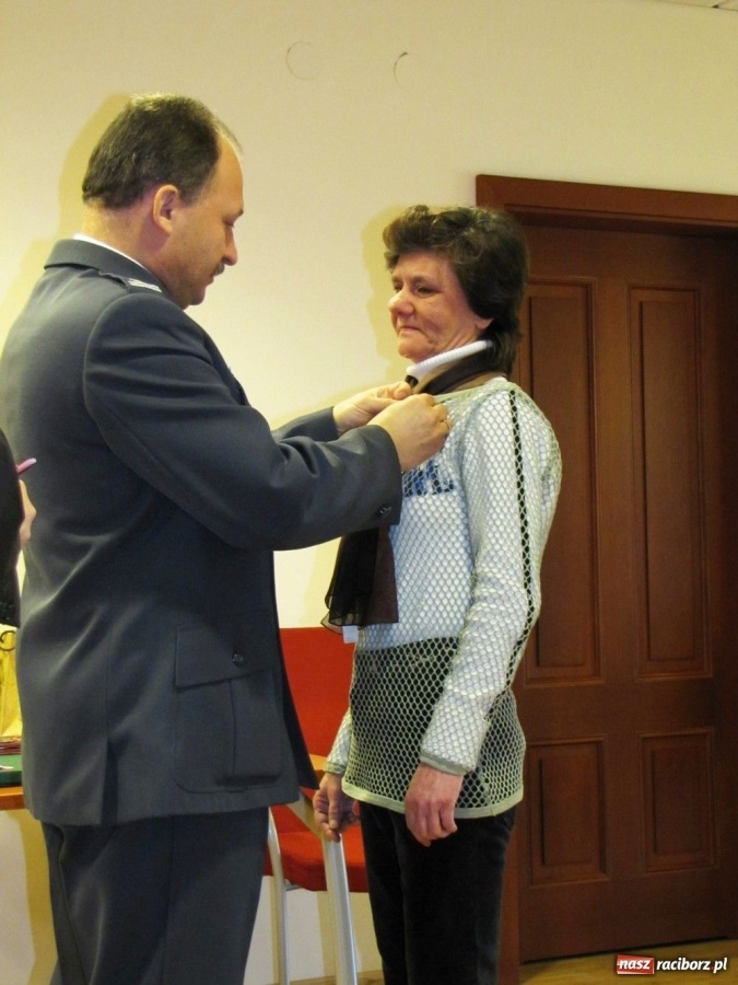 Zdjęcie w galerii na portalu naszraciborz.pl: Odznaczeni za synów żołnierzy wiadomości z regionu