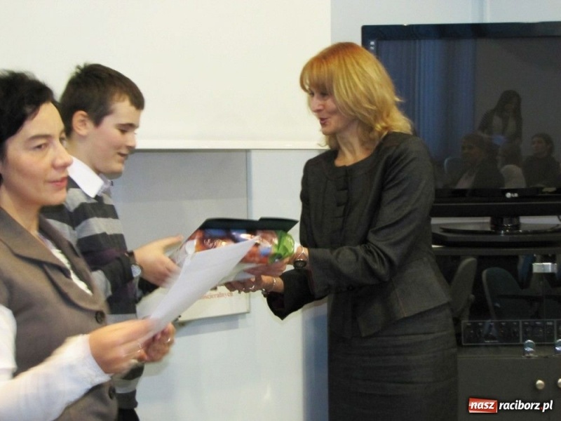 Zdjęcie w galerii na portalu naszraciborz.pl: Piórem i pędzlem promują trzeźwość wiadomości z regionu